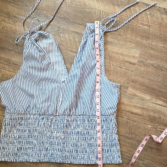 Old Navy Fitted Blue and White Striped Smocked Tie Shoulder Blouse Size Large - Picture 11 of 11